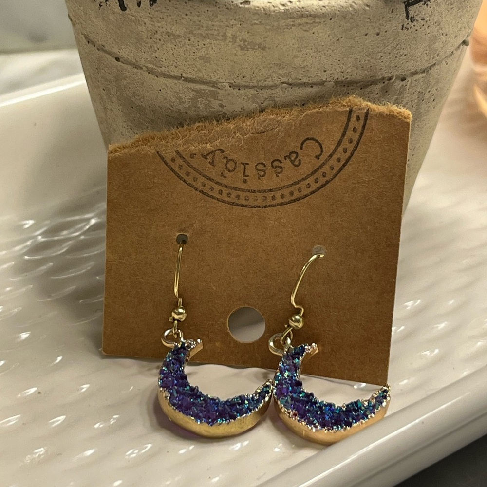 handmade Drusy Moon 🌙🌜🔮 Earrings!